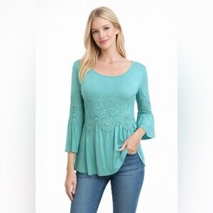 🔥🔥Spense Green Top With Lace Mid Section Size  S/P. 3/4 Sleeve